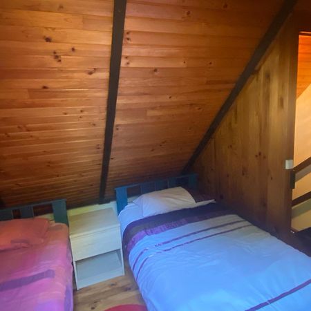 Sue'S Cottages Pleuven Bagian luar foto