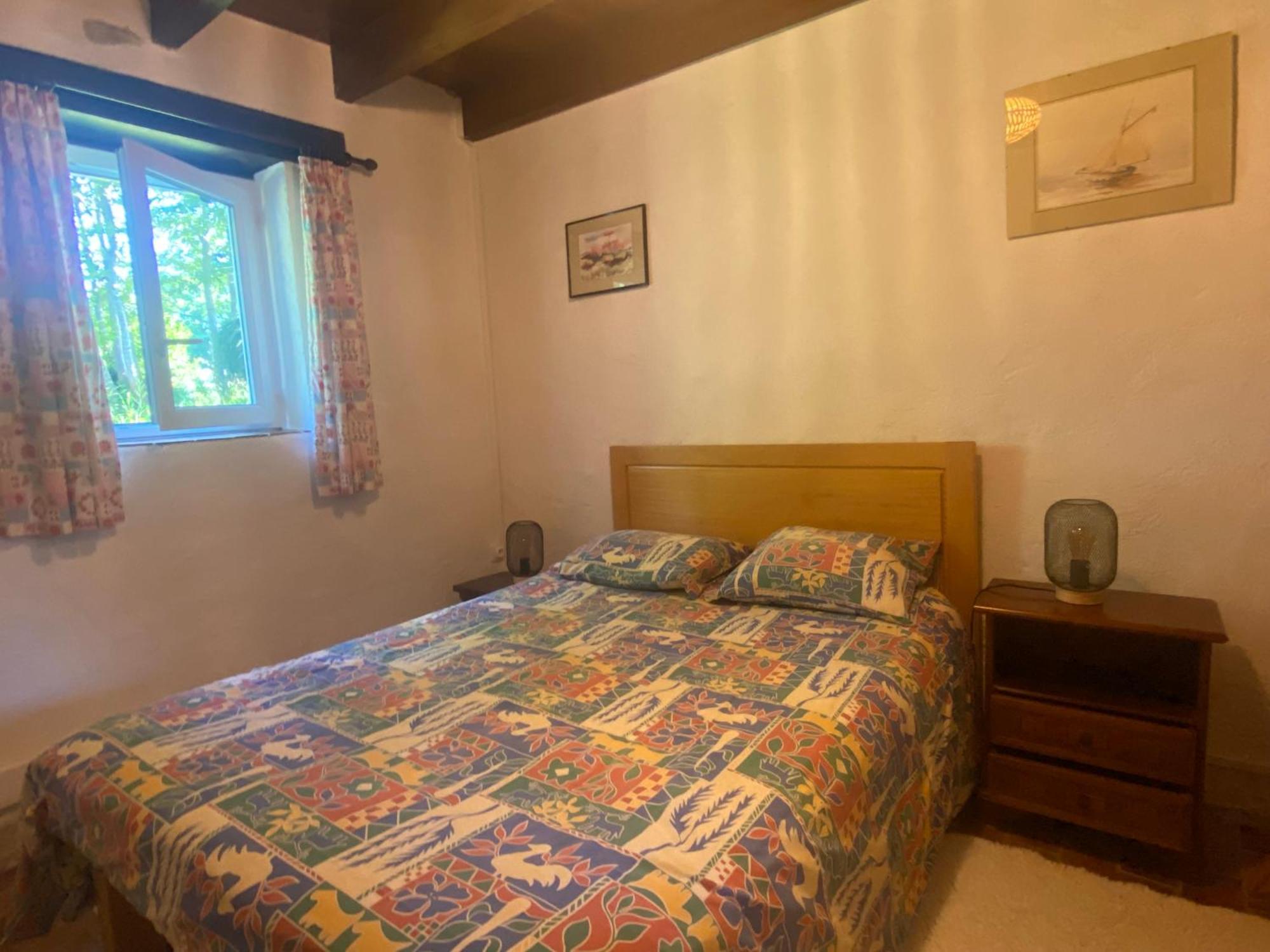 Sue'S Cottages Pleuven Bagian luar foto