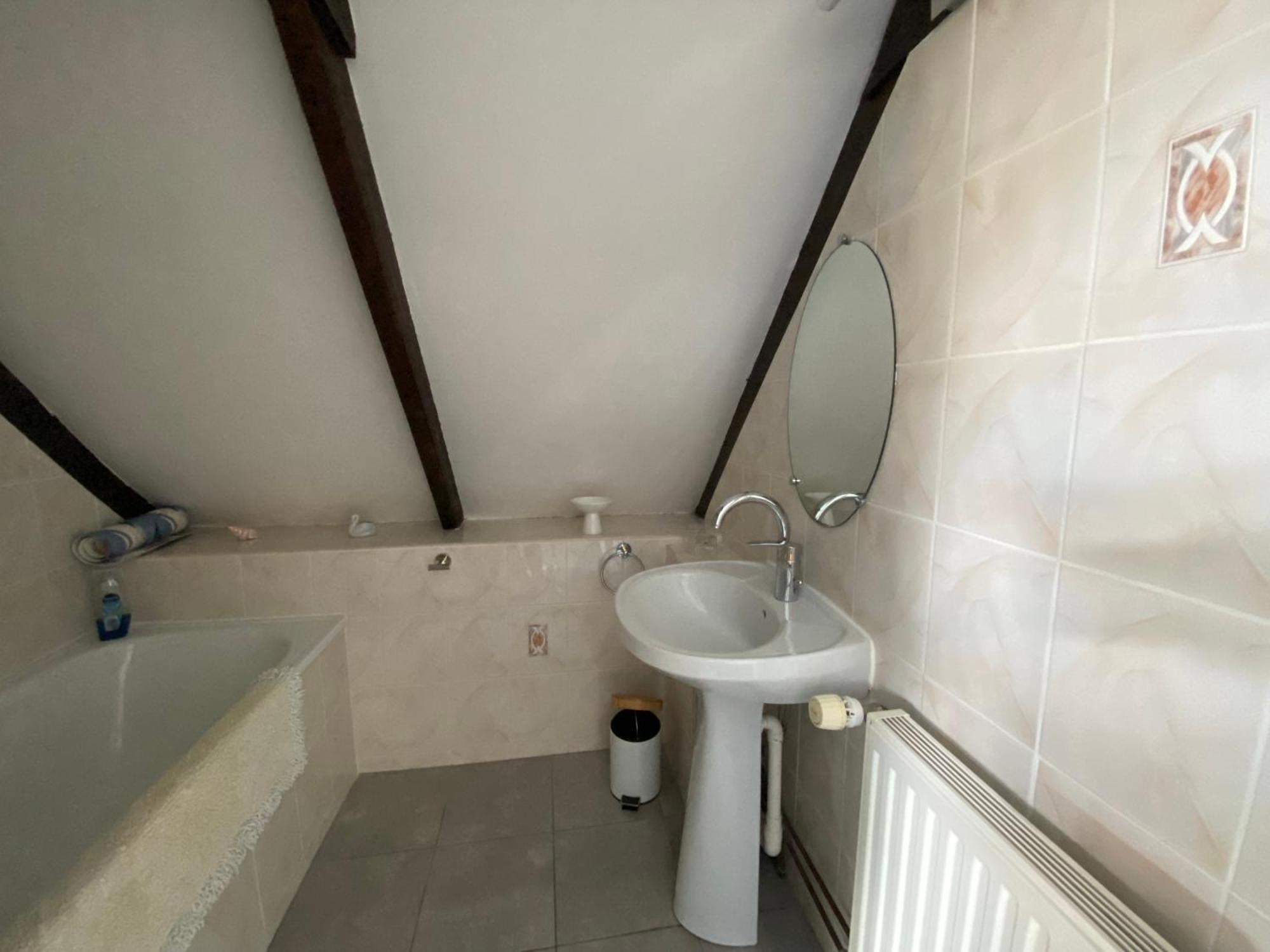 Sue'S Cottages Pleuven Bagian luar foto
