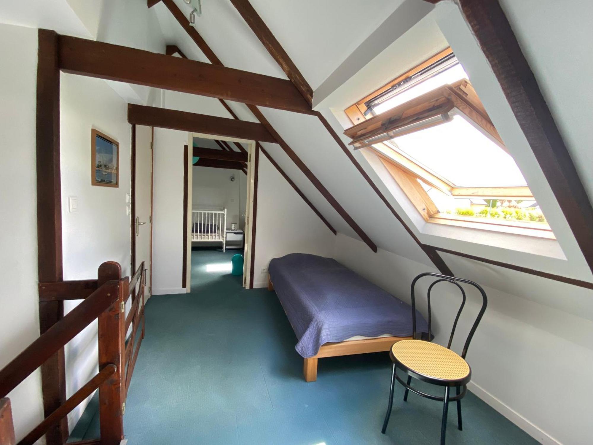 Sue'S Cottages Pleuven Bagian luar foto
