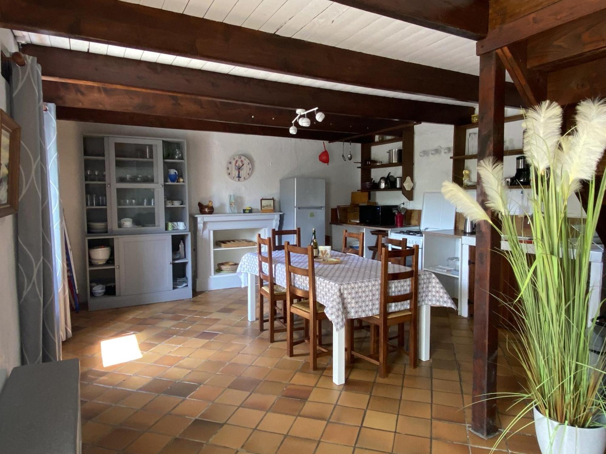 Sue'S Cottages Pleuven Bagian luar foto